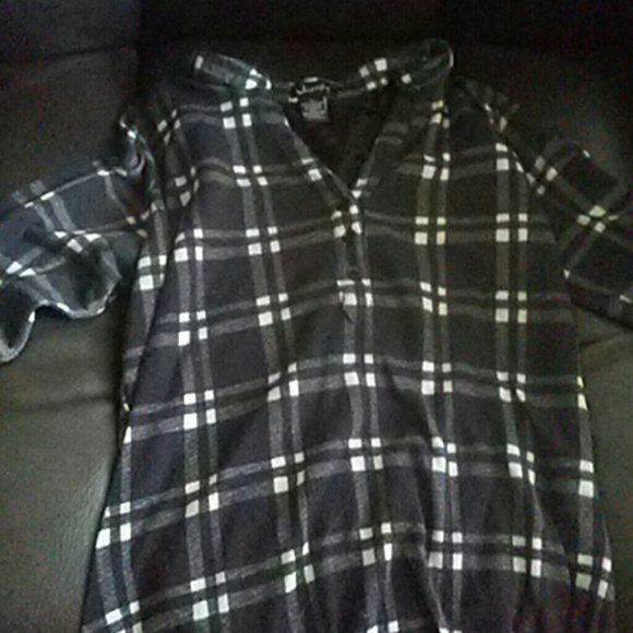 M flannel shirt - Picture 2 of 3